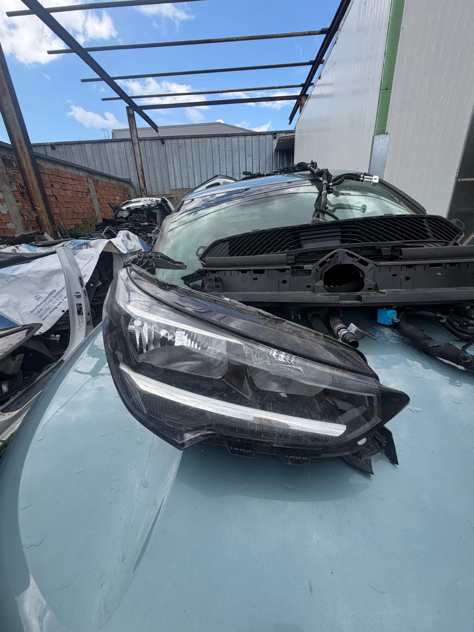 Opel Corsa F 2023г десен фар със забележка 9829465380