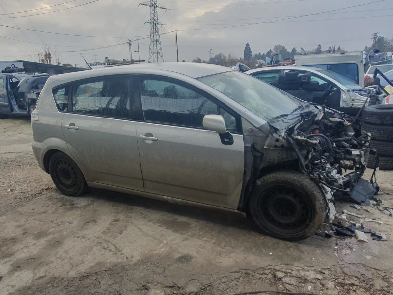 Toyota Corolla verso 1.6, снимка 10 - Автомобили и джипове - 38930366