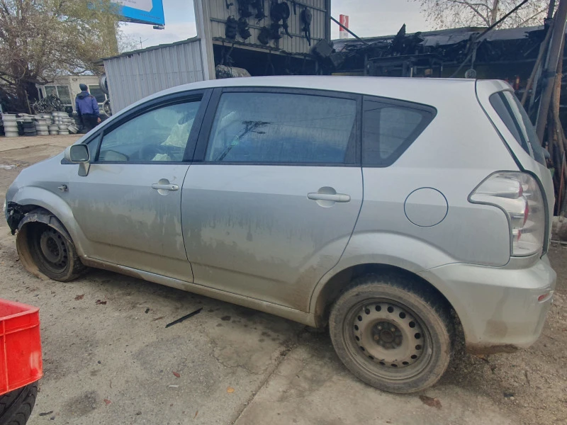 Toyota Corolla verso 1.6, снимка 9 - Автомобили и джипове - 38930366