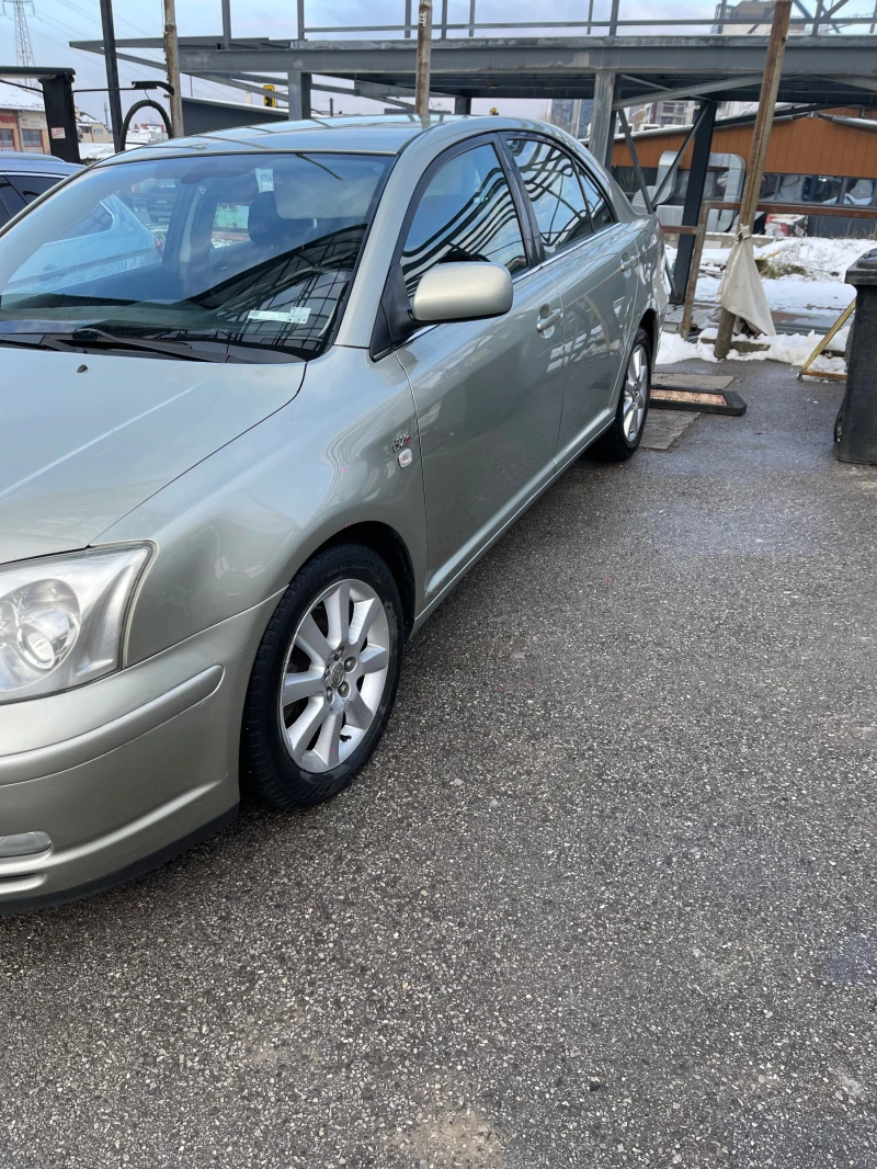 Toyota Avensis 2.0 D4D/ОТЛИЧНА, снимка 7 - Автомобили и джипове - 48483800