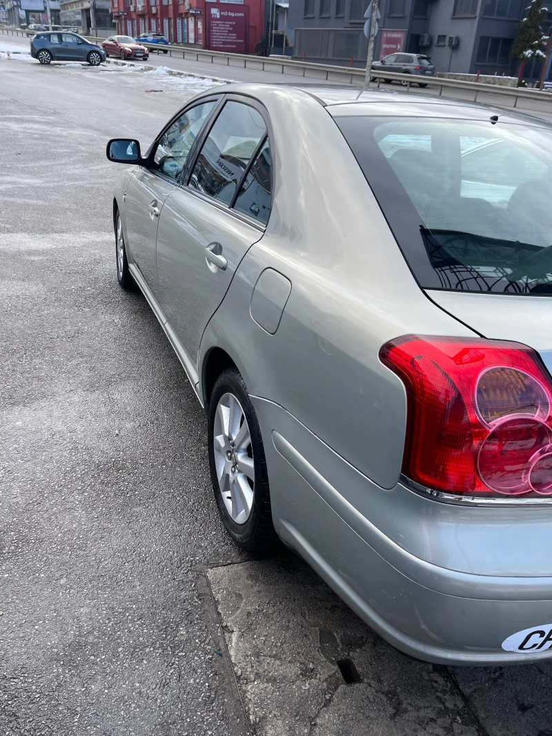 Toyota Avensis 2.0 D4D/ОТЛИЧНА, снимка 6 - Автомобили и джипове - 48483800