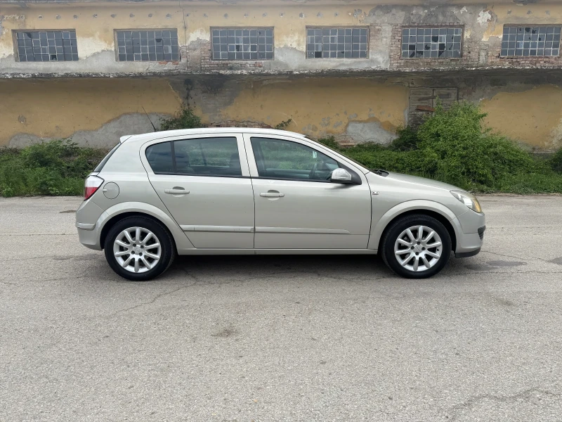 Opel Astra 1.6i* 105кс* , снимка 6 - Автомобили и джипове - 50508742