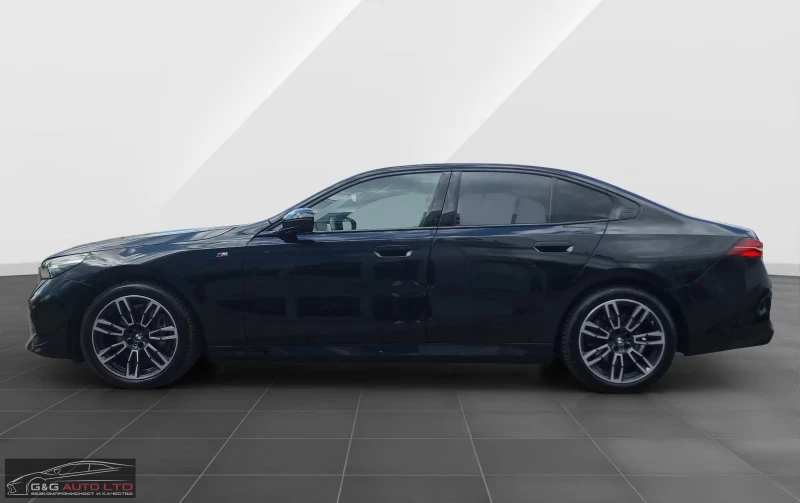 BMW 540 xDrive/303HP/SHADOW/MEMO/HUD/360/H&K/LED/DIGI/279g, снимка 3 - Автомобили и джипове - 51615977