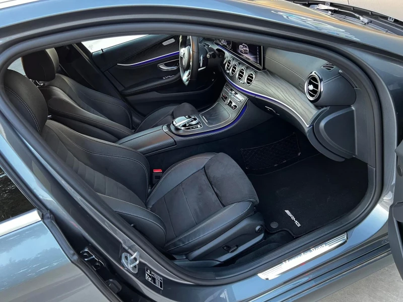 Mercedes-Benz E 220 AMG\DISTRONIC\DIGITAL\AMBIENT\BURMESTER, снимка 10 - Автомобили и джипове - 52398460