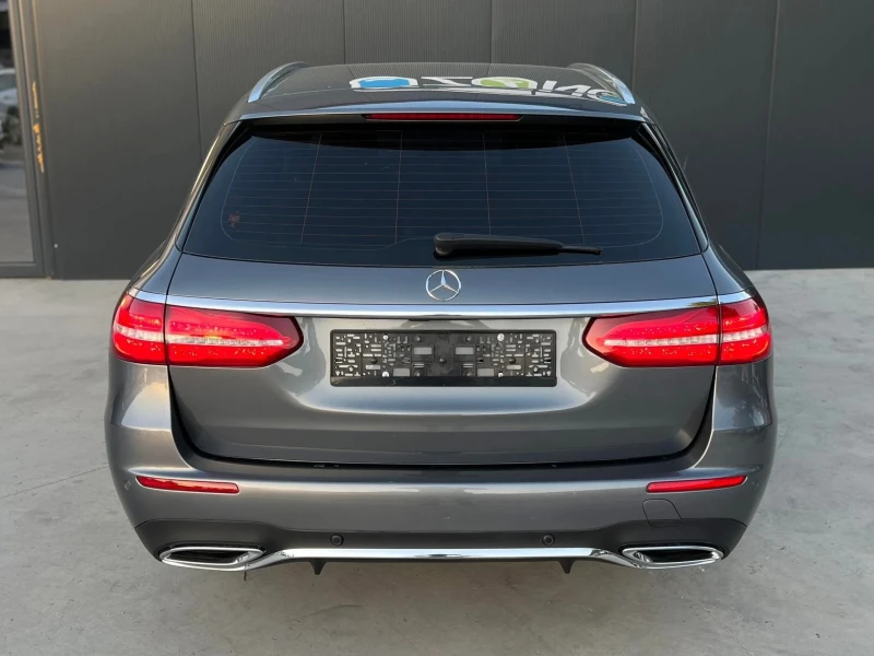 Mercedes-Benz E 220 AMG\DISTRONIC\DIGITAL\AMBIENT\BURMESTER, снимка 6 - Автомобили и джипове - 52398460