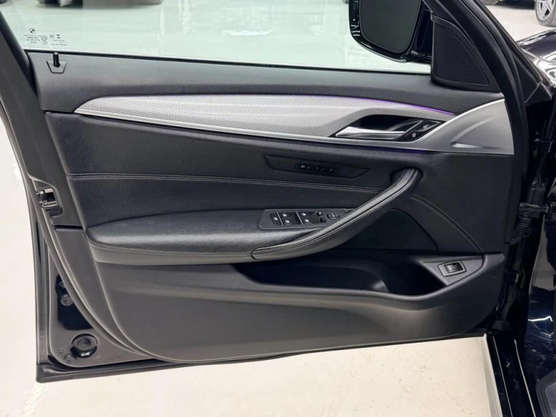 BMW 530 * M SPORT| NAV| BACKUP| HUD| SUNROOF| AMBIENT LIGH, снимка 6 - Автомобили и джипове - 53023886