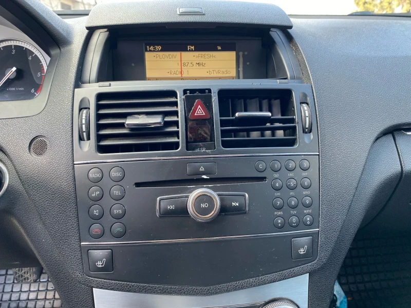 Mercedes-Benz C 220, снимка 7 - Автомобили и джипове - 53063456