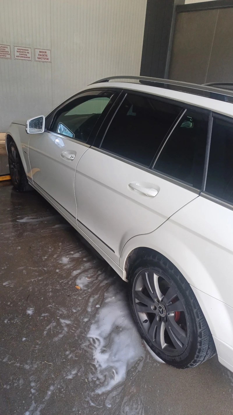 Mercedes-Benz C 220, снимка 4 - Автомобили и джипове - 53278426