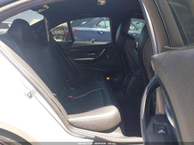 BMW M3 * CARBON* HEAD-UP* HARMAN KARDON* КОЖА* ПОДГРЕВ* , снимка 8 - Автомобили и джипове - 55271971
