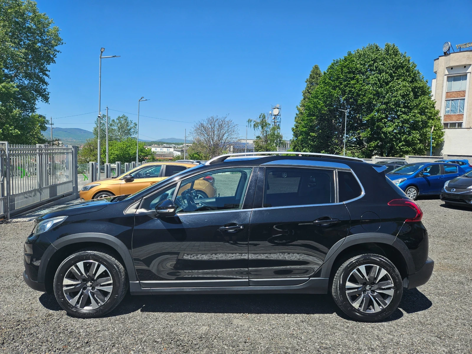 Peugeot 2008 1.2i GT - изображение 2