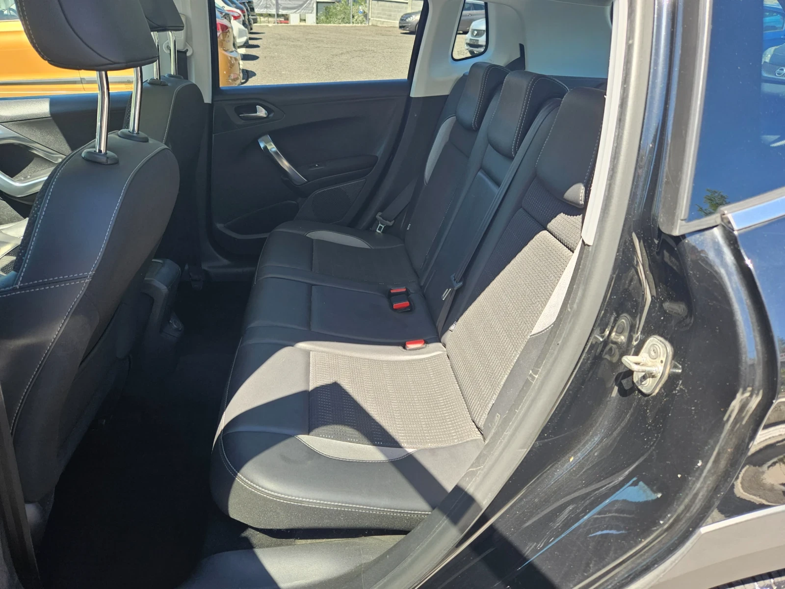 Peugeot 2008 1.2i GT - изображение 8