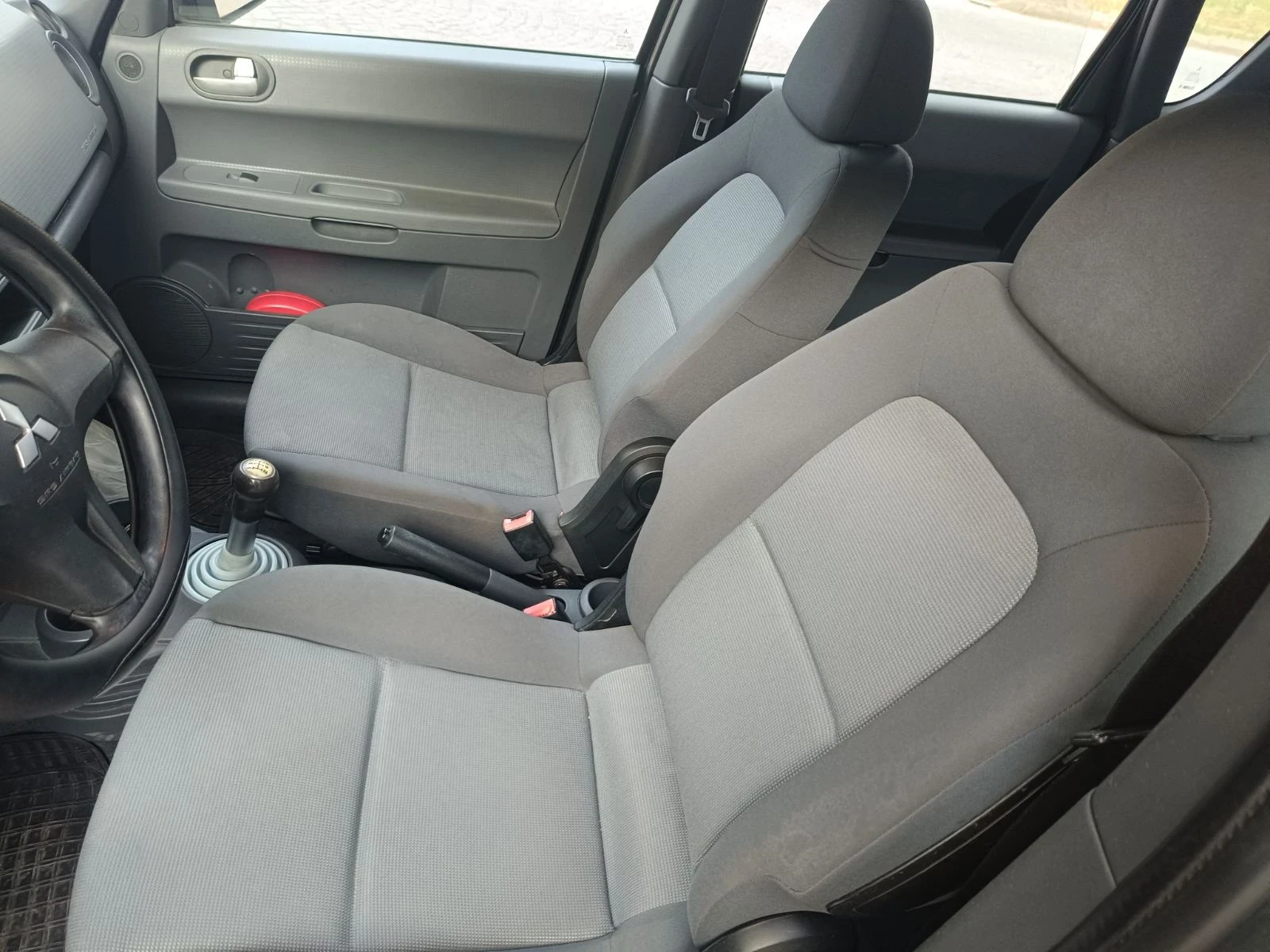 Mitsubishi Colt  - изображение 10