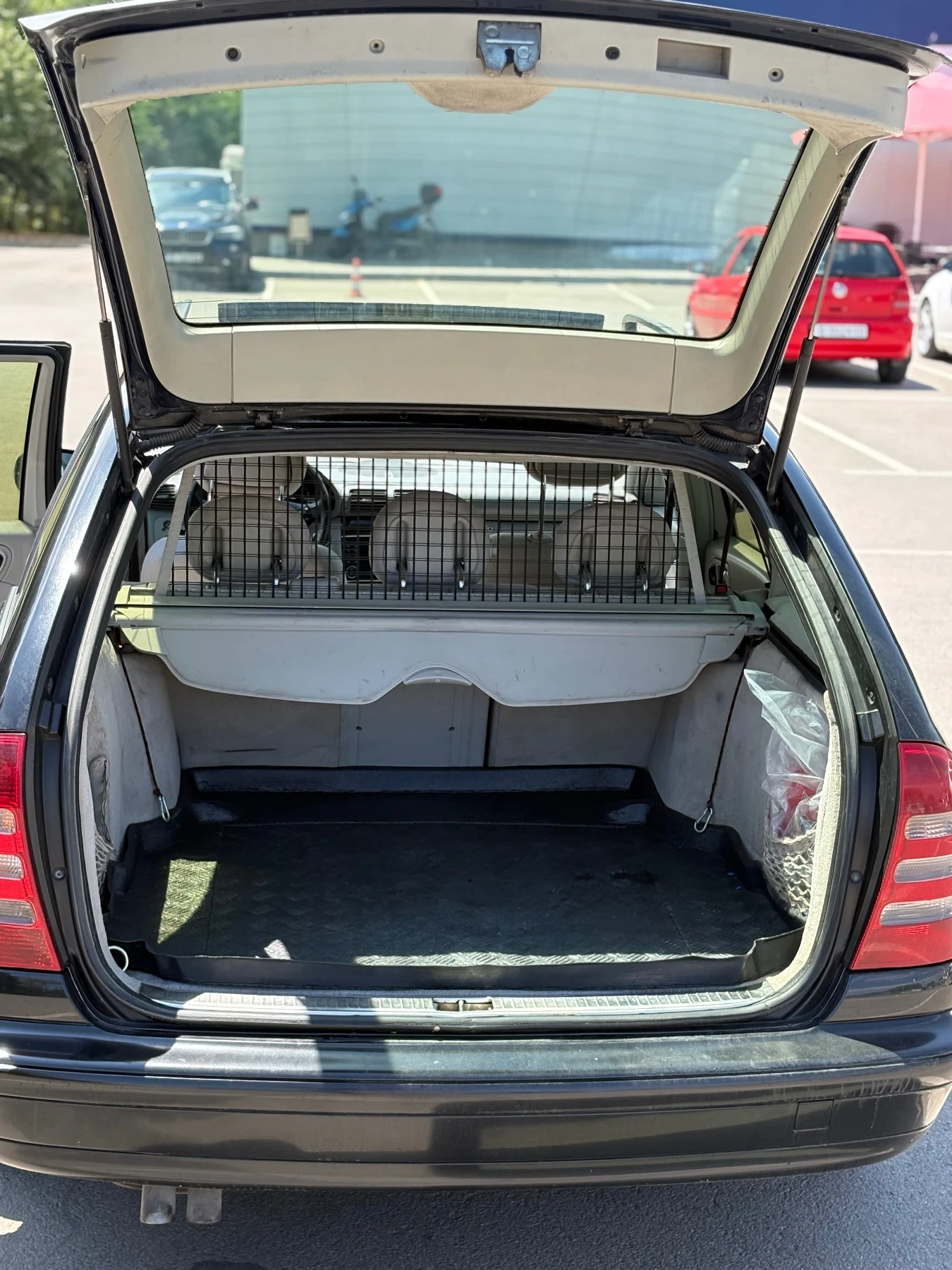 Mercedes-Benz C 200 2.0 - изображение 7