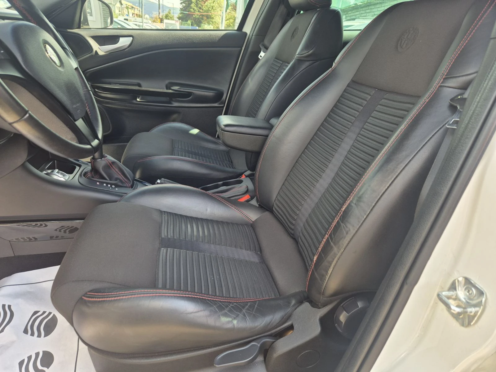 Alfa Romeo Giulietta 1.4Т-170кс-AUTOMATIC-DISTINCTIVE - изображение 6