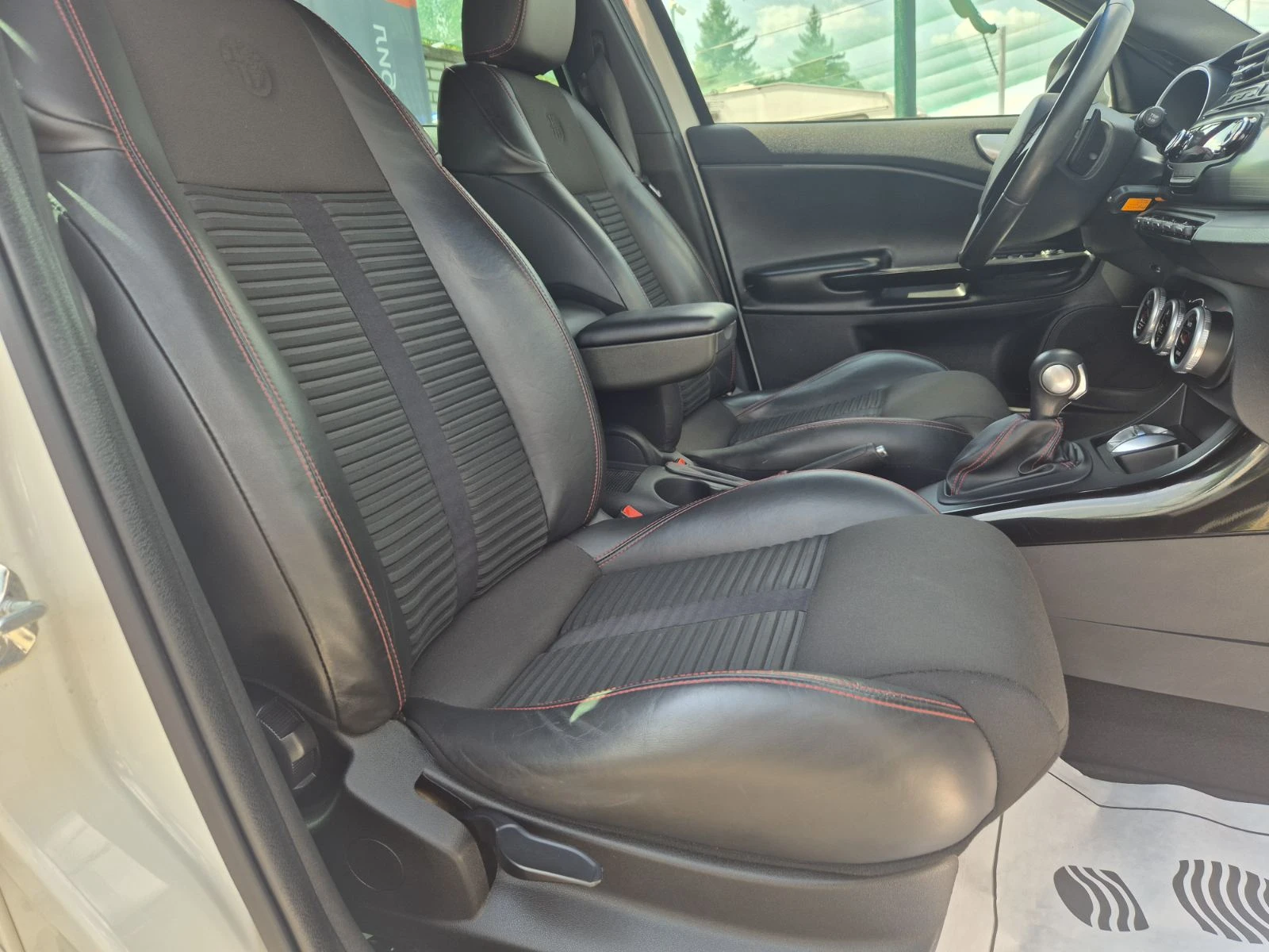 Alfa Romeo Giulietta 1.4Т-170кс-AUTOMATIC-DISTINCTIVE | Mobile.bg — изображение 12