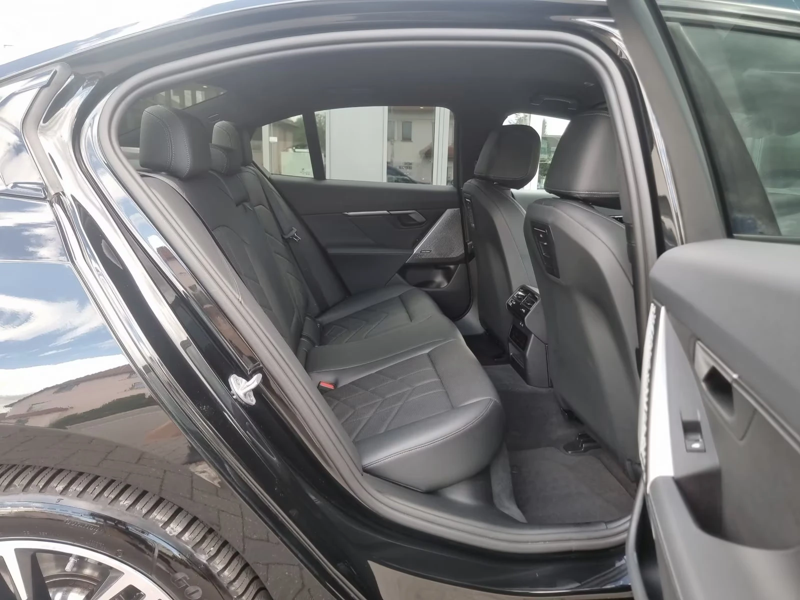 BMW 540 xDrive/303HP/SHADOW/MEMO/HUD/360/H&K/LED/DIGI/279g | Mobile.bg   16