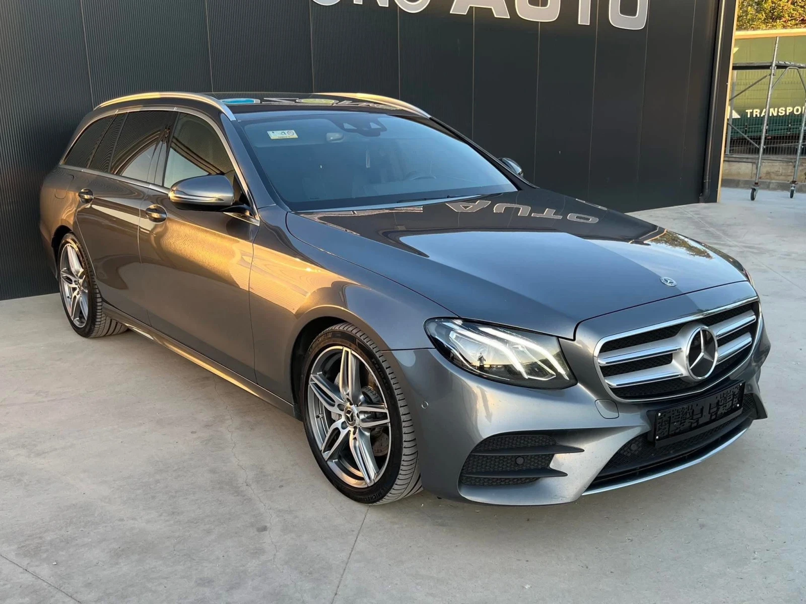 Mercedes-Benz E 220 AMG\DISTRONIC\DIGITAL\AMBIENT\BURMESTER | Mobile.bg   1