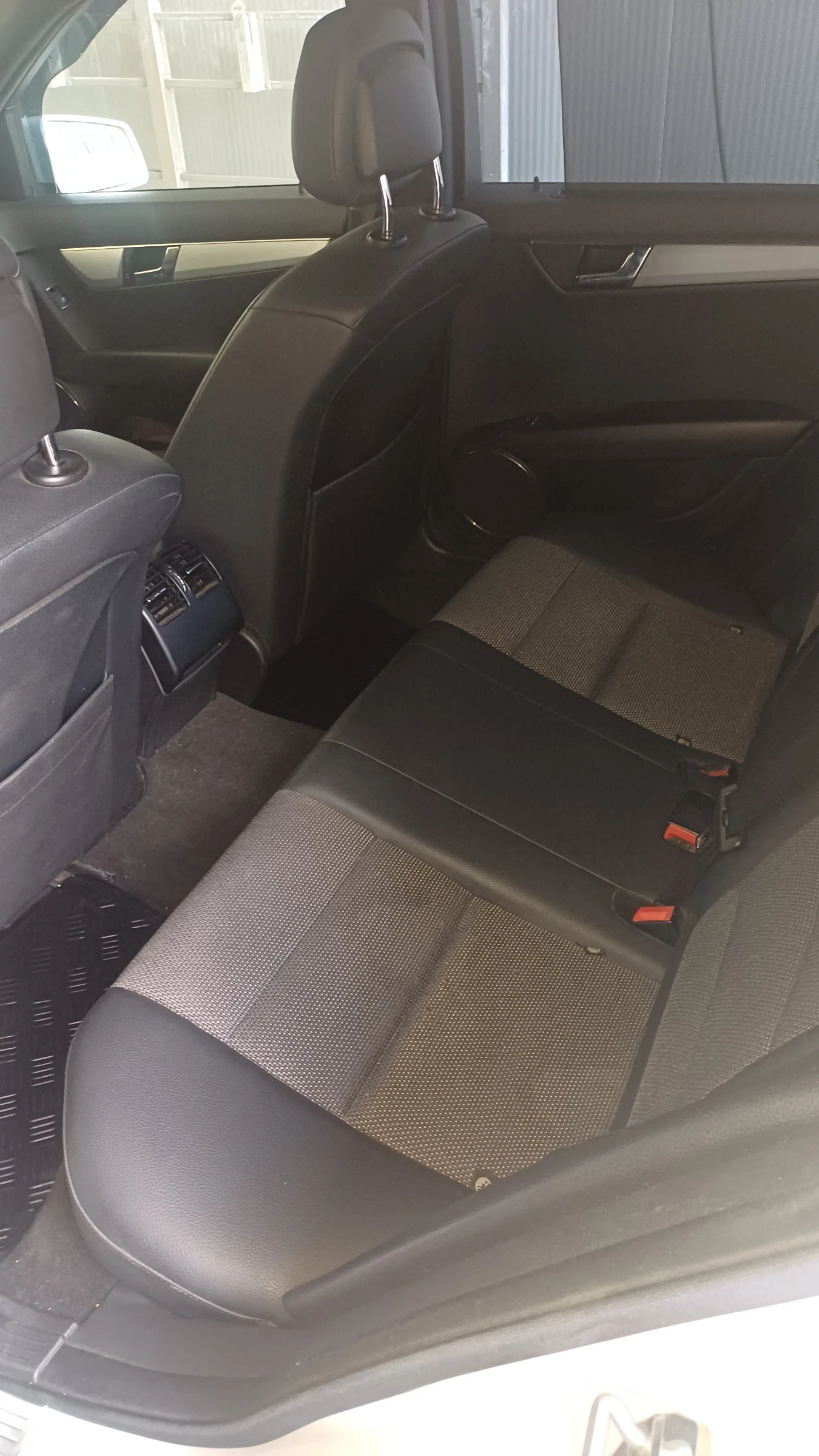 Mercedes-Benz C 220  - изображение 8