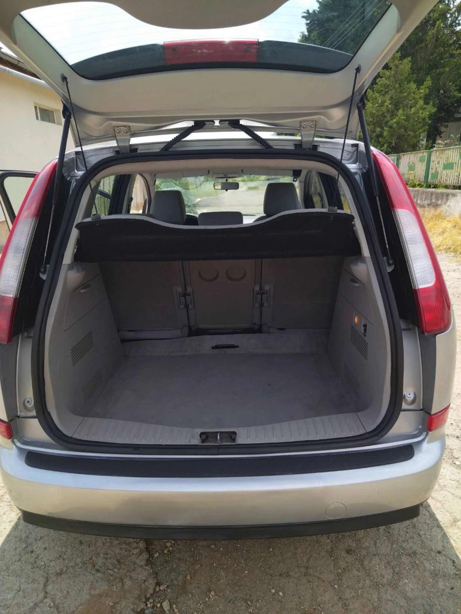 Ford Focus 1.6 TDCI, снимка 4 - Автомобили и джипове - 54809096