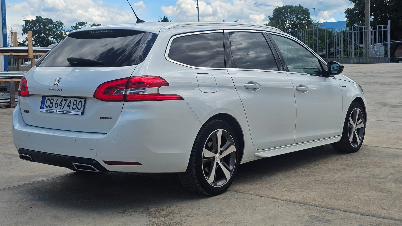 Peugeot 308 GT line* Full led* Keyless* Distronic* Masaje* , снимка 3 - Автомобили и джипове - 54897251
