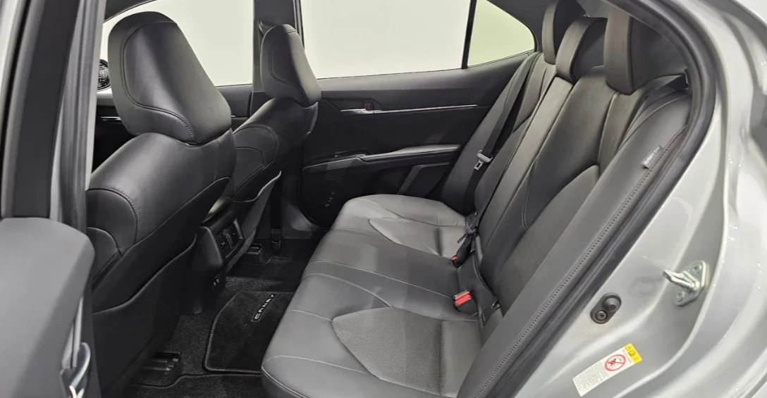 Toyota Camry 2.5 Бензин, снимка 9 - Автомобили и джипове - 55431633