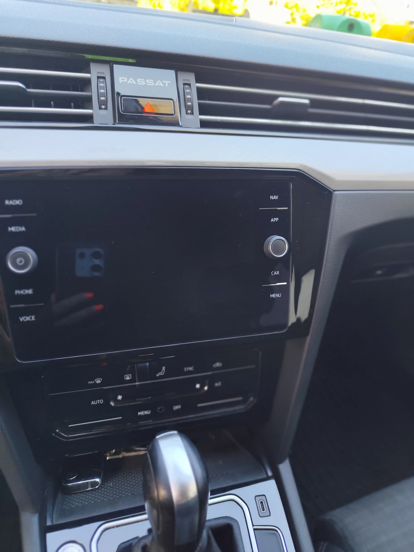 VW Passat 2.0 TDI-150 к.с. DSG, Elegance, Facelift, снимка 11 - Автомобили и джипове - 55751554
