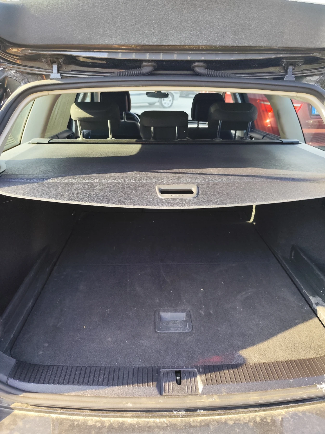VW Passat 2.0 TDI-150 к.с. DSG, Elegance, Facelift, снимка 9 - Автомобили и джипове - 55751554