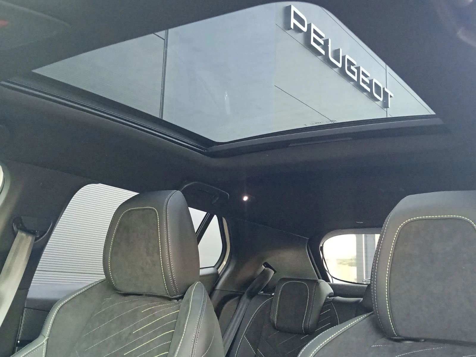 Peugeot 2008 GT EXCLUSIVE HYBRID 145 48V e-DCS6//2603469, снимка 12 - Автомобили и джипове - 55829460