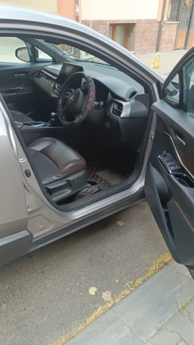 Toyota C-HR 1.8 hybrid  | Mobile.bg    17