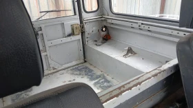 Land Rover Defender - 8550 € / 16722.35 лв. - 12102483 8