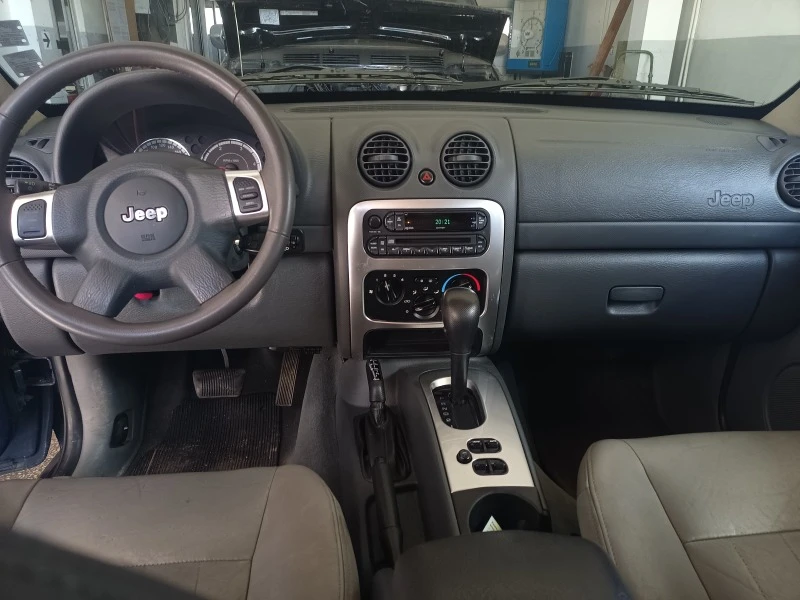 Jeep Cherokee, снимка 5 - Автомобили и джипове - 47468071