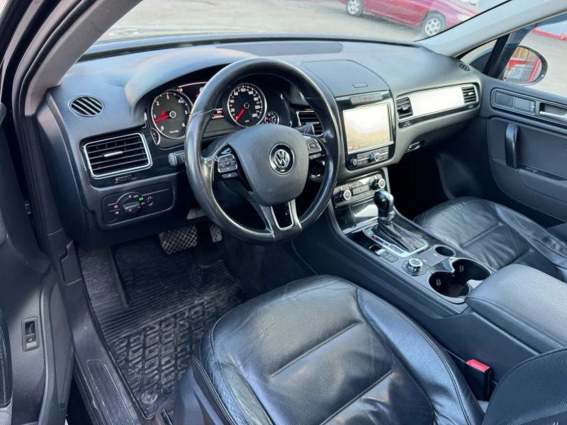 VW Touareg 3.0TDI Navi Xenon Leder 4motion Led Automatic , снимка 8 - Автомобили и джипове - 49227112