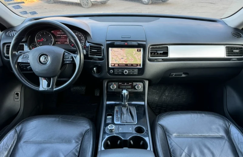 VW Touareg 3.0TDI Navi Xenon Leder 4motion Led Automatic , снимка 9 - Автомобили и джипове - 49227112