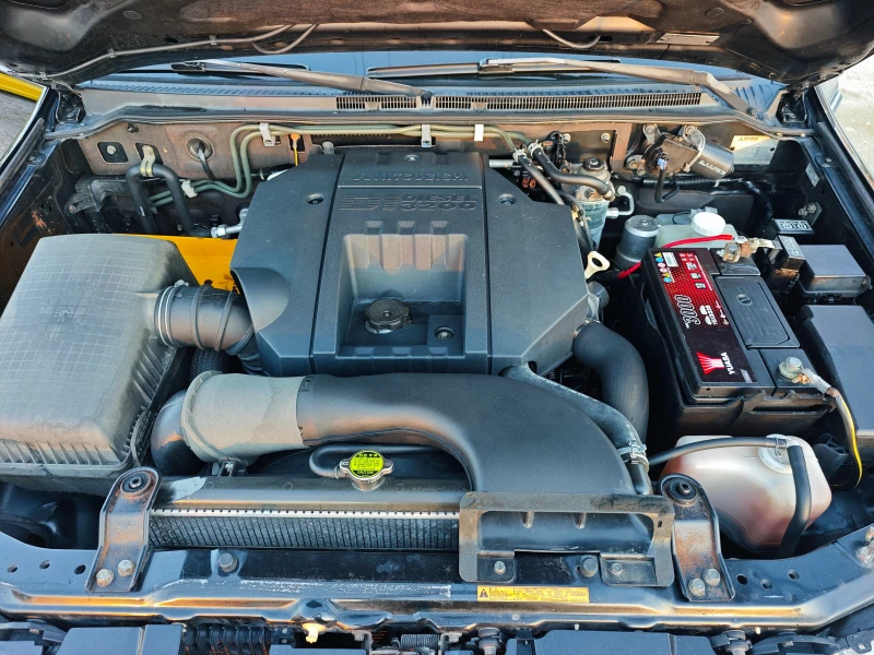 Mitsubishi Pajero, снимка 14 - Автомобили и джипове - 52745410