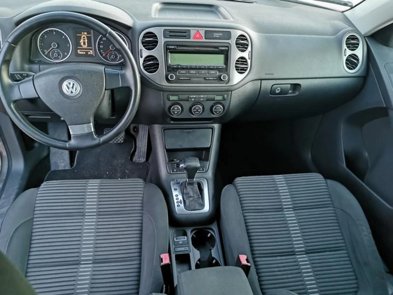 VW Tiguan 2.0тди4x4 автоматик, снимка 10 - Автомобили и джипове - 49292157