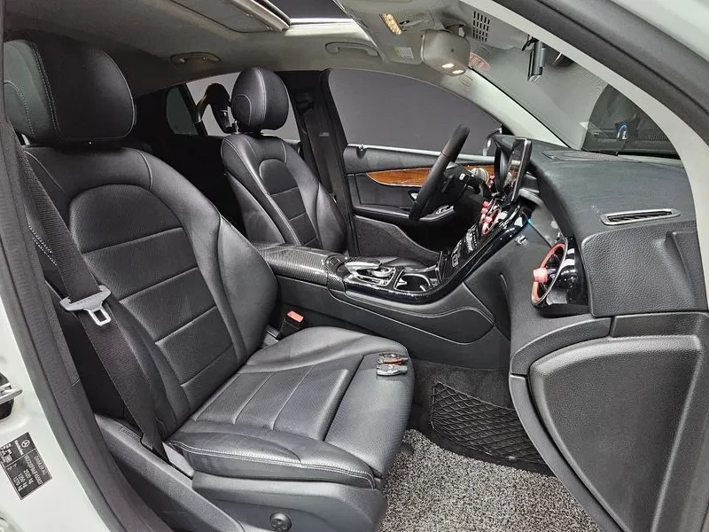 Mercedes-Benz GLC 220 D 4Matic Coupe, снимка 10 - Автомобили и джипове - 56699069