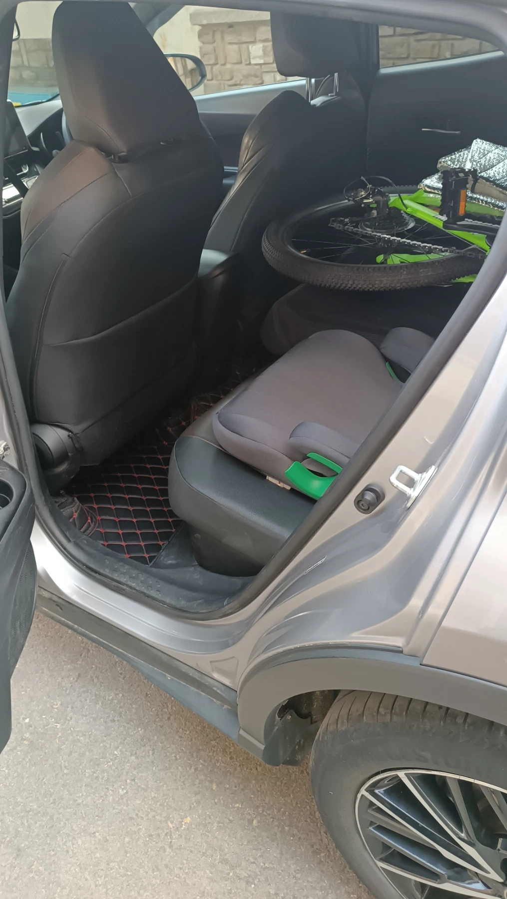 Toyota C-HR 1.8 hybrid  - изображение 9
