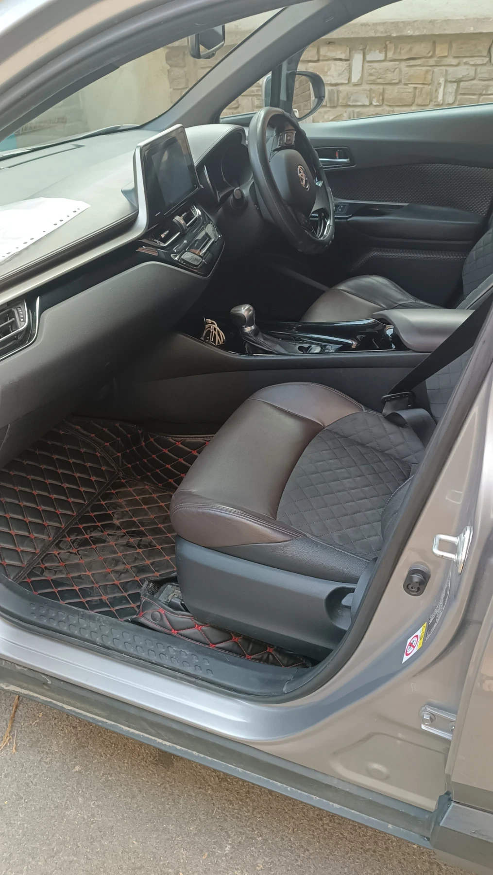Toyota C-HR 1.8 hybrid  - изображение 7
