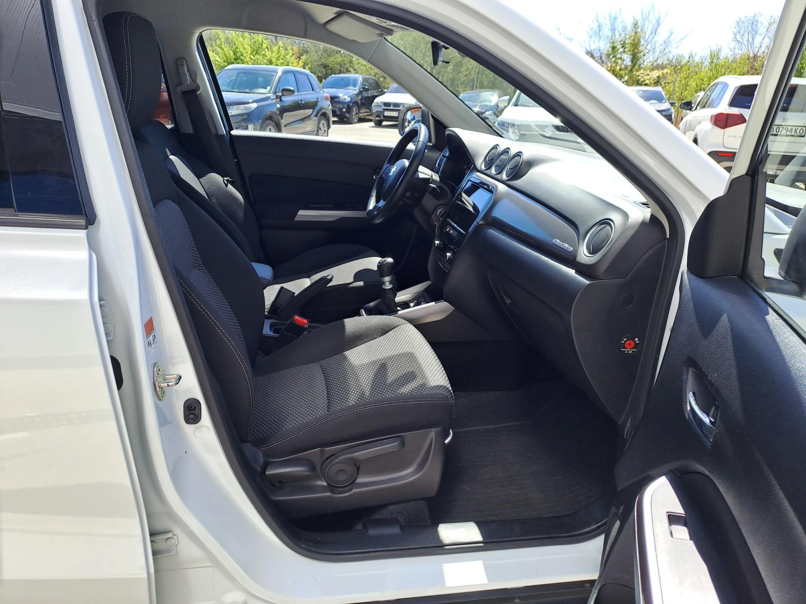 Suzuki Vitara 1.4 GL+ Booster Jet HYBRID 4X4 - изображение 10