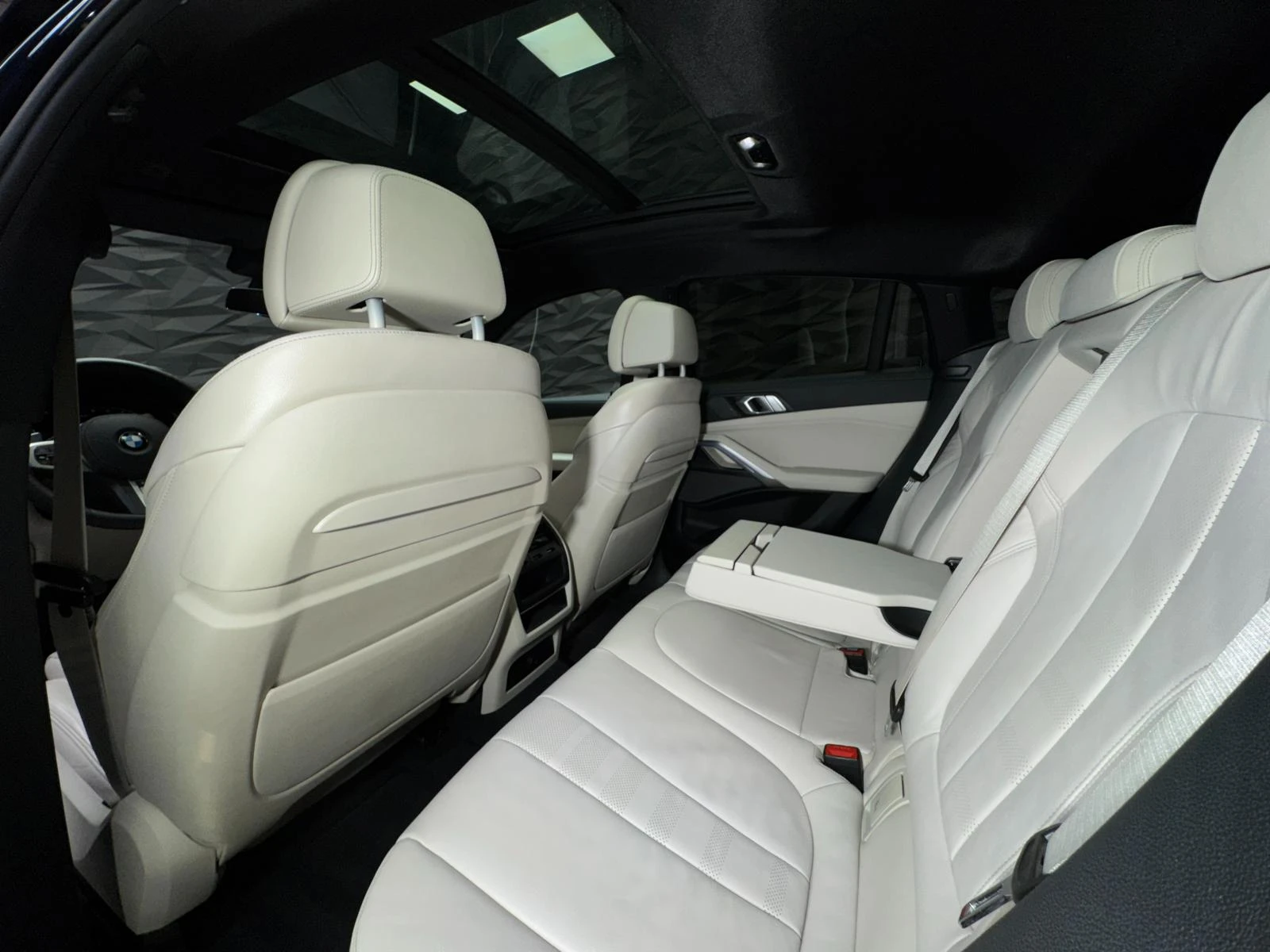 BMW X6 M50d xDrive 360* H&K* Pano* Обдухване - изображение 8