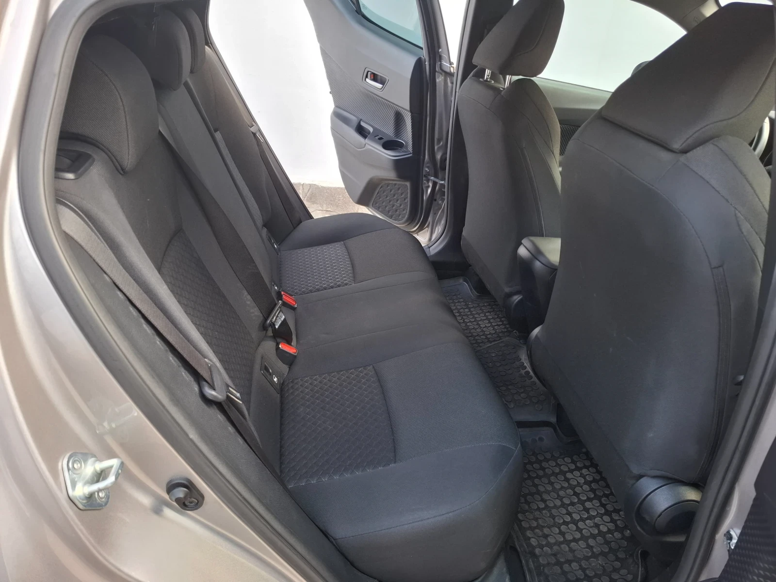 Toyota C-HR Бензин - изображение 7