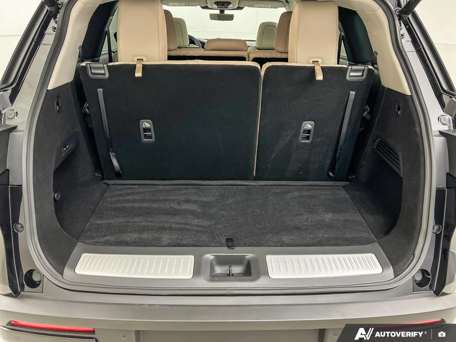 Infiniti QX60 Sensory, снимка 13 - Автомобили и джипове - 54013415