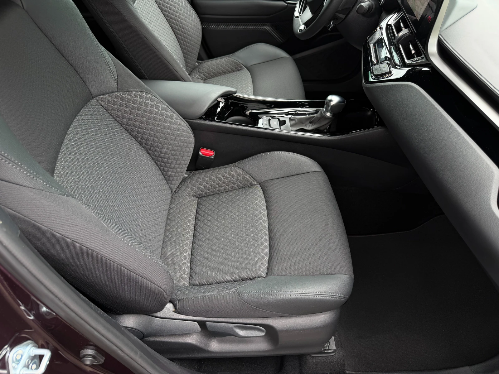 Toyota C-HR 2.0* 184к.с.* СЕРВИЗНА КНИЖКА С ПЪЛНА ИСТОРИЯ, снимка 12 - Автомобили и джипове - 54681508