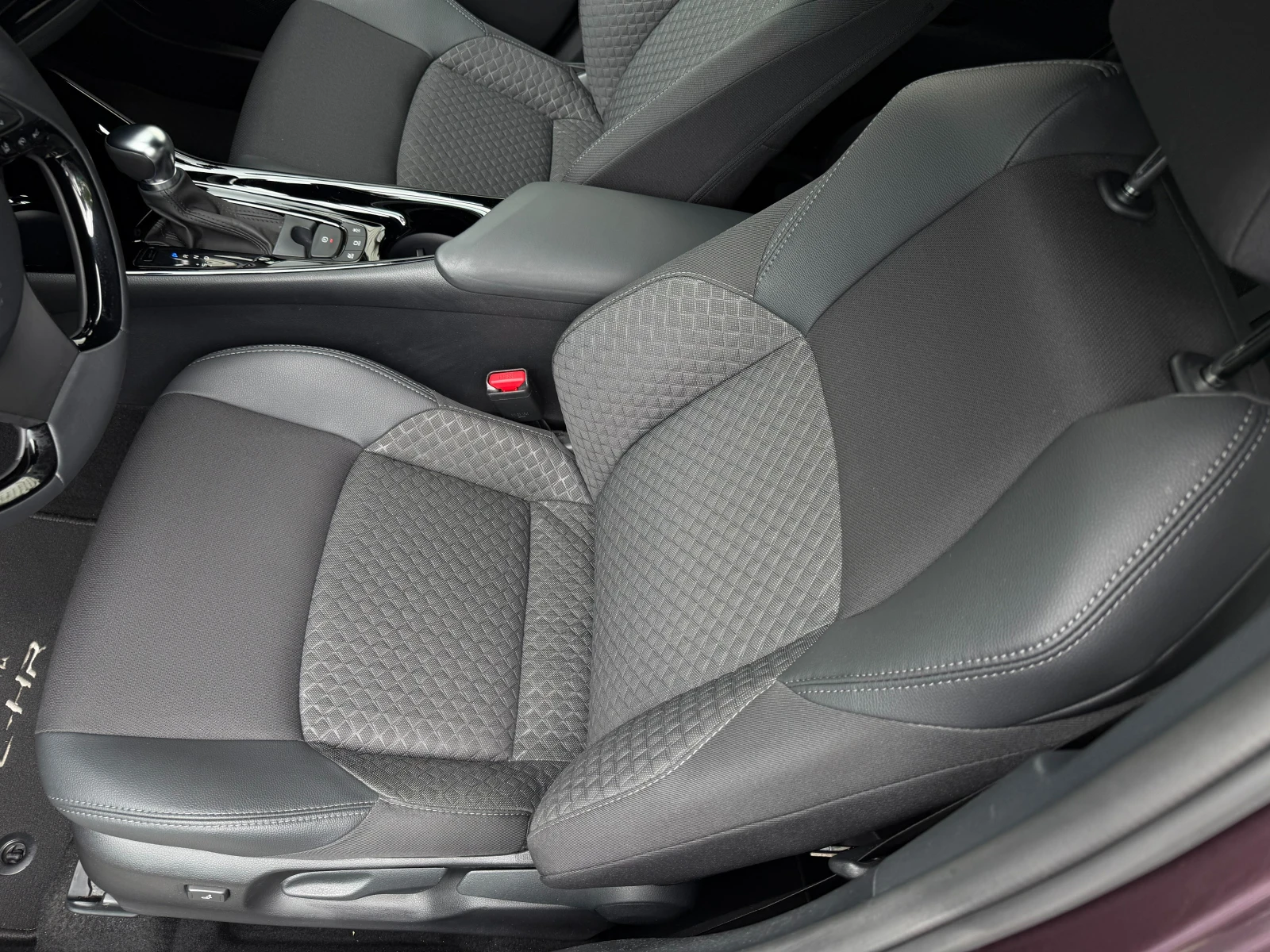 Toyota C-HR 2.0* 184к.с.* СЕРВИЗНА КНИЖКА С ПЪЛНА ИСТОРИЯ, снимка 9 - Автомобили и джипове - 54681508