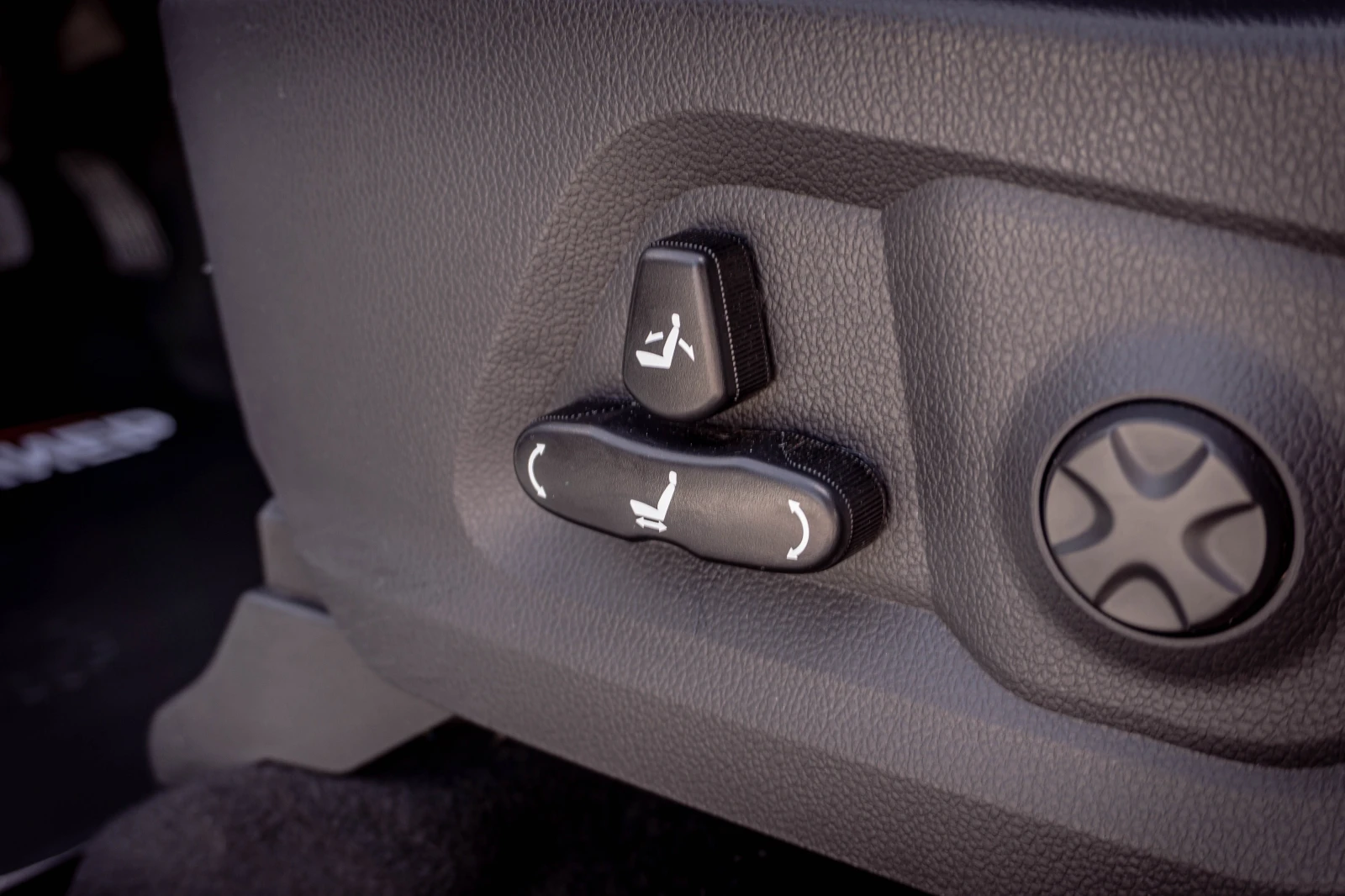 SsangYong Rexton Q200 - 4x4 - ЕКСКЛУЗИВНА ОФЕРТА - РЕАЛНИ КИЛОМЕТРИ, снимка 14 - Автомобили и джипове - 55577134