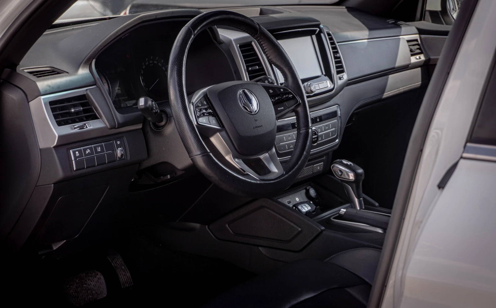 SsangYong Rexton Q200 - 4x4 - ЕКСКЛУЗИВНА ОФЕРТА - РЕАЛНИ КИЛОМЕТРИ, снимка 12 - Автомобили и джипове - 55577134