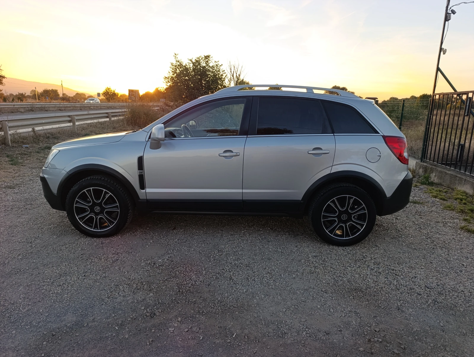 Opel Antara 2.0-CDTi-4x4, снимка 4 - Автомобили и джипове - 56363011