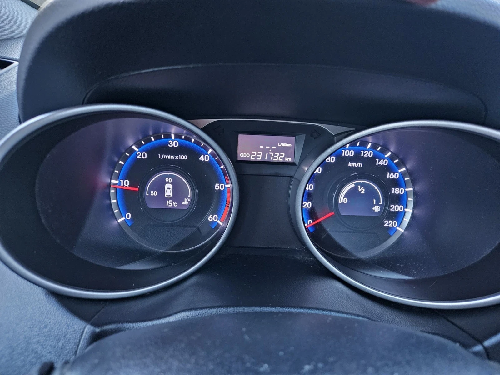 Hyundai IX35 1.7 crdi Facelift Euro5, снимка 15 - Автомобили и джипове - 56726831