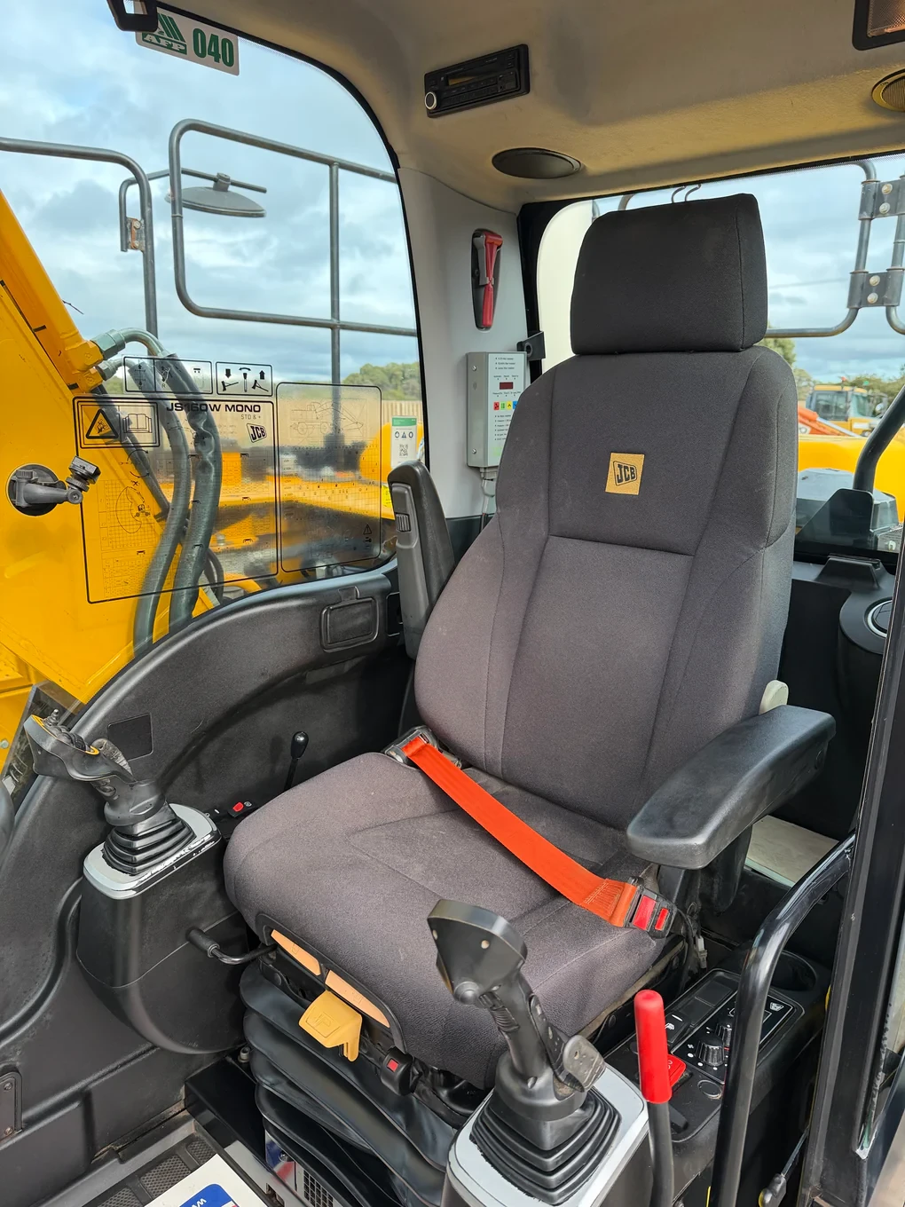 Багер JCB JS160W - изображение 4