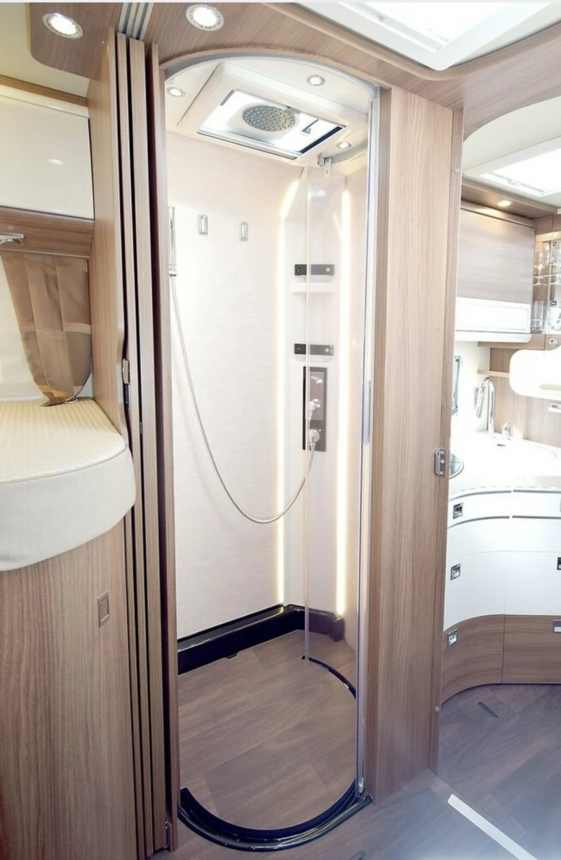 Кемпер Carthago I 50LE Mercedes-Benz, снимка 7 - Каравани и кемпери - 51705281